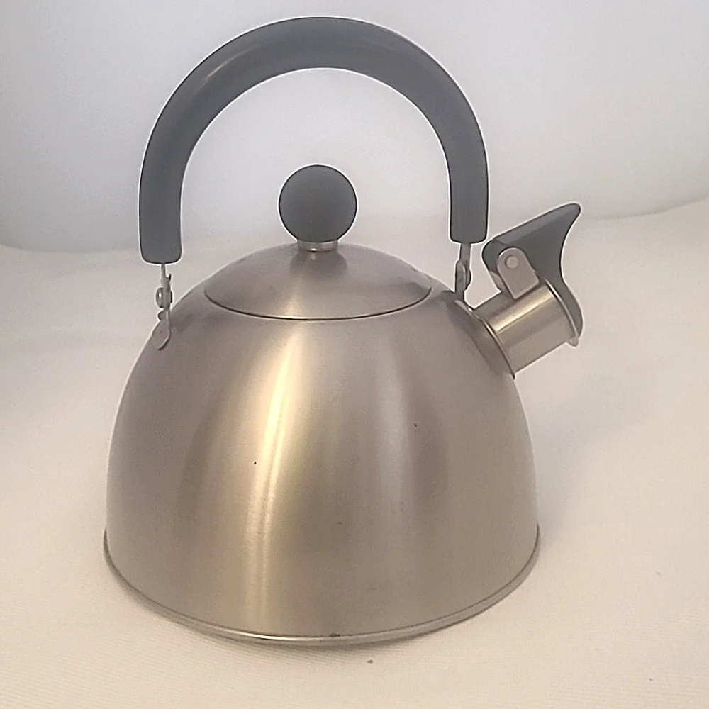 Stainless Steel Teapot Whistle 1 qt Domed Vintage Retro Style black hardware
